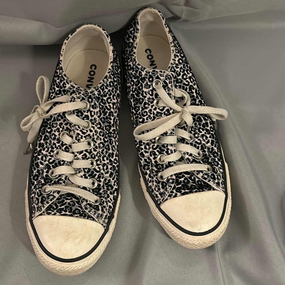 Converse Women’s Shoe Size 9